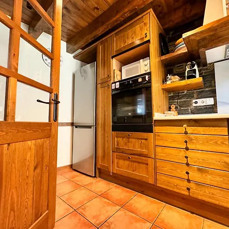 Cal Fontcitrana, Casa De Montana בקתה