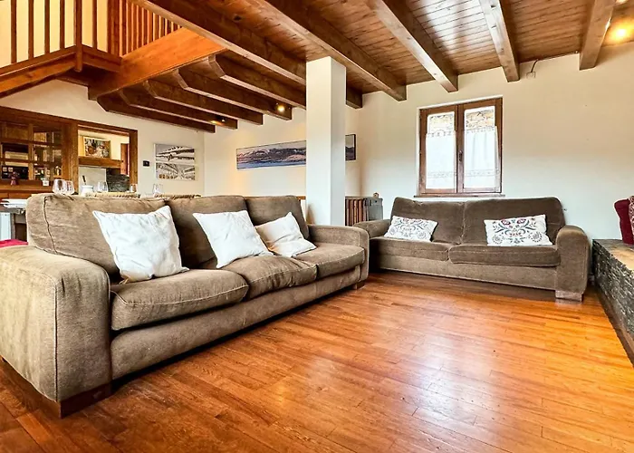 Cal Fontcitrana, Casa De Montana Llivia